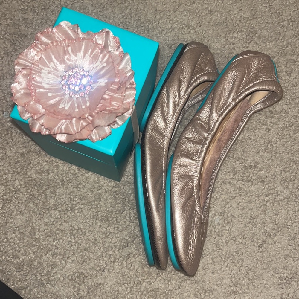 Tieks Foldable Ballet Flats in Rose Gold with Teal Soles - Picture 6 of 6